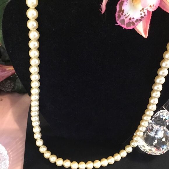 Single Strand Cream Colored Faux Pearls - Picture 2 of 6